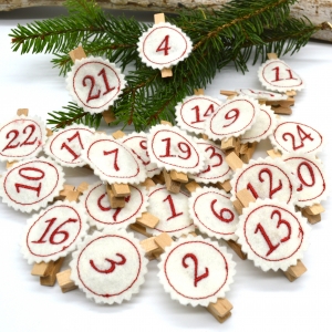 Stickdatei-Adventskalenderzahlen-rund-fr-Button-zum-Aufnhen-oder-Aufkleben